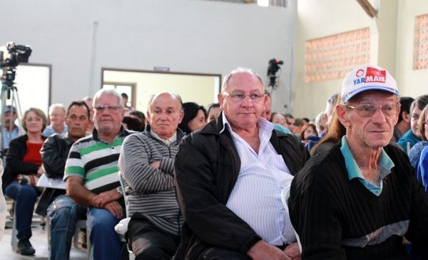 Lar Legal já entregou 1.500 títulos de regularização para moradores de São F. do Sul