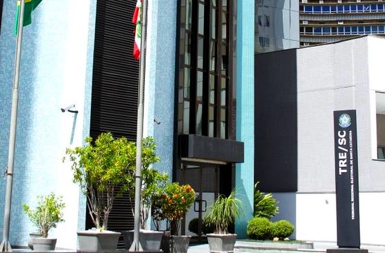Desembargador Jaime Ramos é eleito para vaga de juiz efetivo no TRE-SC