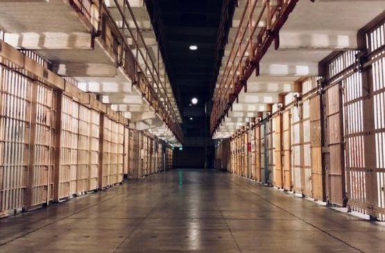 TJ mantém pena a presos que fugiram pela porta frontal da penitenciária da Capital