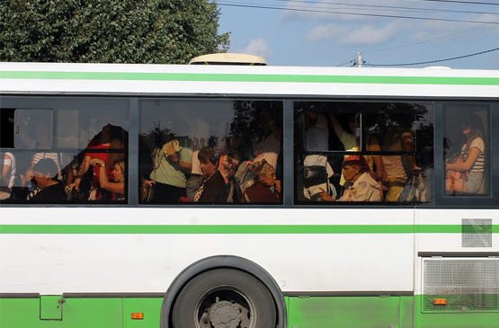 Decisão do Tribunal de Justiça assegura transporte escolar para 5 jovens de Brusque