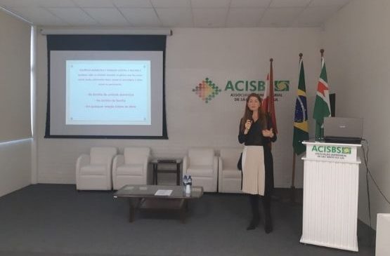 Magistrada esmiúça Lei Maria da Penha em palestra proferida para policiais militares