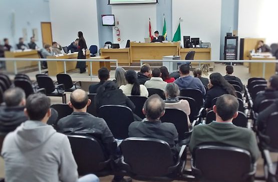 Júri condena empresário por homicídio do compadre após disputa por mercado comum