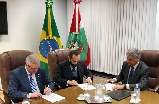 TJ, MP e Polícia Civil firmam protocolo de proteção a crianças e adolescentes em SC