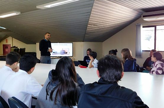 Vereadores mirins de Joinville visitam Fórum e conhecem as atividades do Judiciário